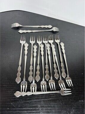 Onceida Distinction Deluxe Stainless Steel Cocktail forks set of 15